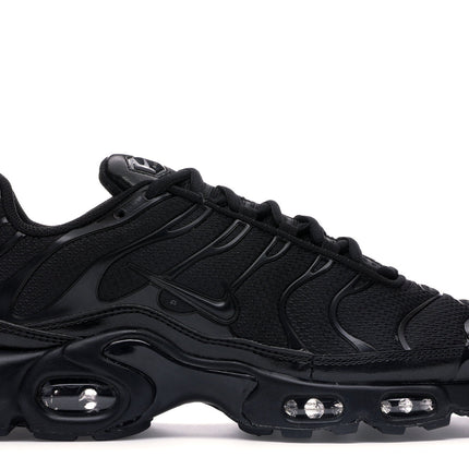 nike air max plus triple black