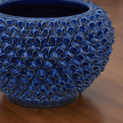 Cachepot a pigna blu intenso in ceramica artigianale di Caltagirone