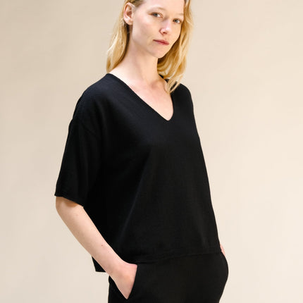 Cashmere Mix V - Neck T-Shirt (3D - Knit)