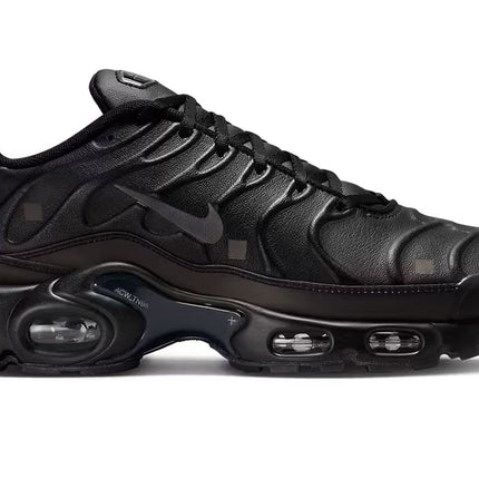nike air max plus a-cold-wall black