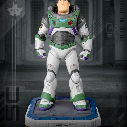 Disney : Lightyear - Master Craft Statue Buzz Lightyear 40 cm