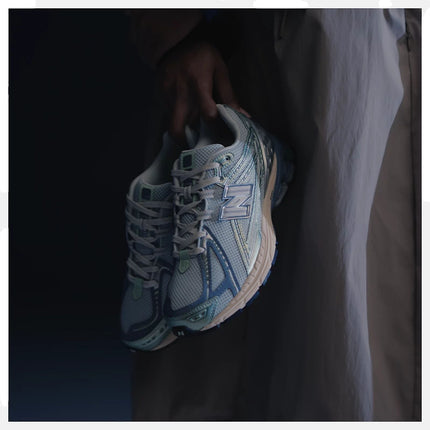 Scarpe 1906R Ice Blue/Melon Water