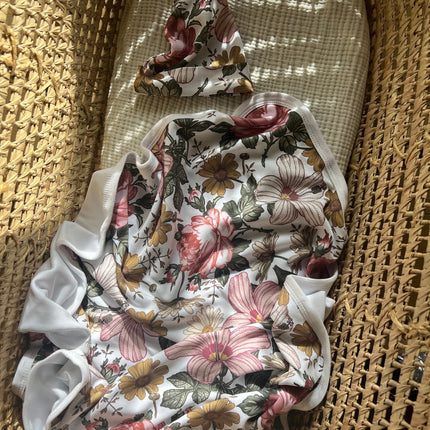 Skin to Skin: Copertina & Capellino