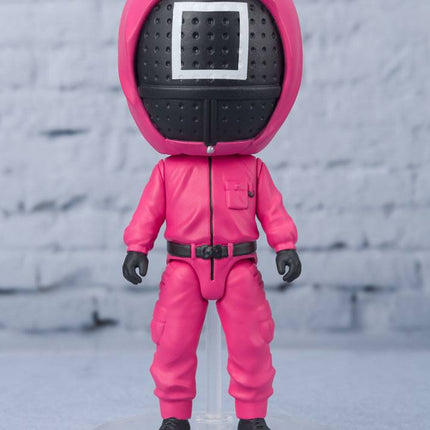 Squid Game : Figuarts mini Masked Manager Figure 9 cm