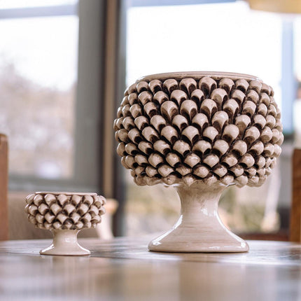 Vaso mezza pigna madreperla antichizzato in ceramica di Caltagirone