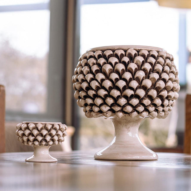 Vaso mezza pigna madreperla antichizzato in ceramica di Caltagirone