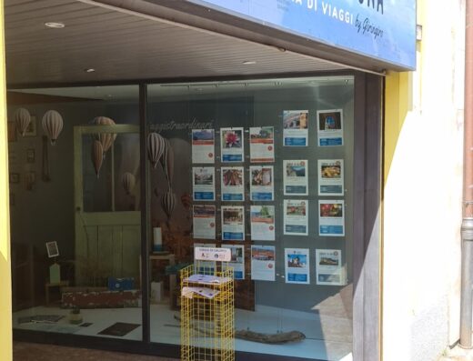 Agenzia Viaggi Fino Alla Luna Di Gatti Laura E Zoboli Claudio