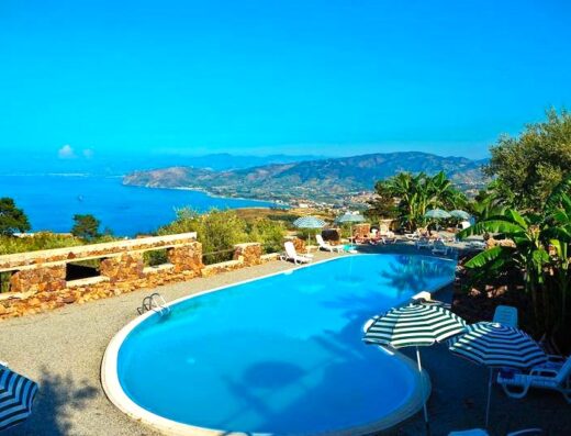 Agriturismo S.Margherita in Sicilia sul mare con piscina jacuzzi
