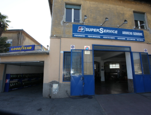 Armeni Gomme Centro SuperService: officina specializzata in pneumatici, equilibratura, assetto ruote, accessori auto, cortesia e gas inerte. Servizio Goodyear disponibile.