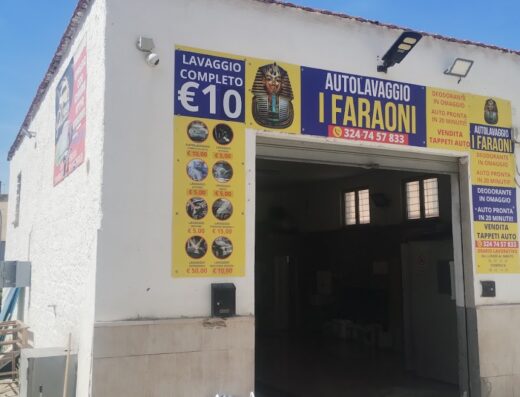 Foto dell'autolavaggio a mano I Faraoni, che offre lavaggio completo a 10 euro, deodoranti omaggio e servizio auto pronta in 20 minuti.