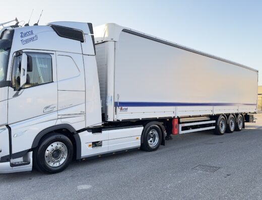 Autolavaggio Star Truck 131: A white Volvo semi-truck with a white trailer, parked in an outdoor lot, ready for cleaning services at Truck 131.