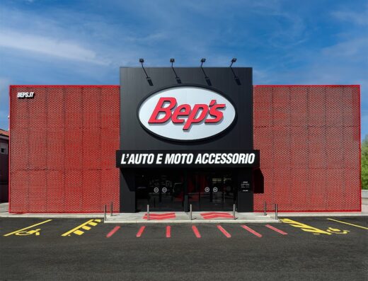 Il negozio Bep's a Vicenza, specializzato in accessori per auto e moto. Facciata moderna con logo ben visibile e parcheggio dedicato.