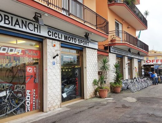 Capobianchi Cicli Moto Sport: negozio di biciclette e moto con esposizione di bici Gioda e moto Kymco, vendita ricambi e accessori.