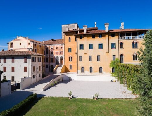 Castello di Porcìa – Residence Agrituristico