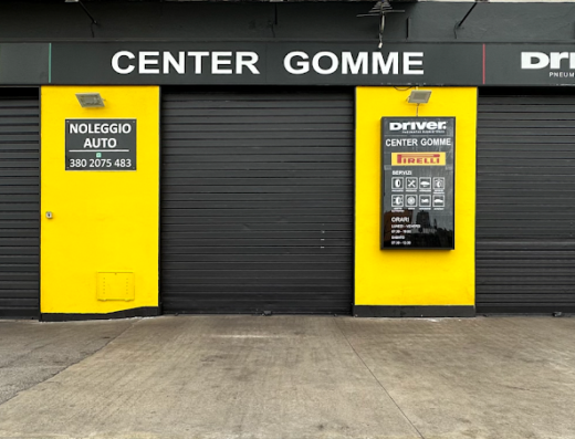 Immagine di Center Gomme Srl, rivenditore di pneumatici Pirelli e Driver per auto e moto, con servizio di noleggio auto e assistenza pneumatici.