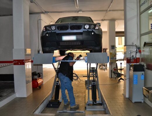 Centro Revisioni e Autolavaggio a Salerno, Autorimessa e Lavaggio Tappezzeria – Garage S. Anna s.r.l.