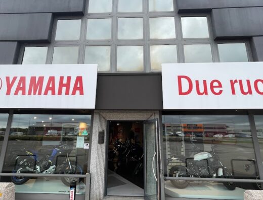 Concessionaria Due Ruote S.r.l. Yamaha: esposizione di moto e scooter Yamaha, vendita accessori, ricambi e assistenza specializzata.