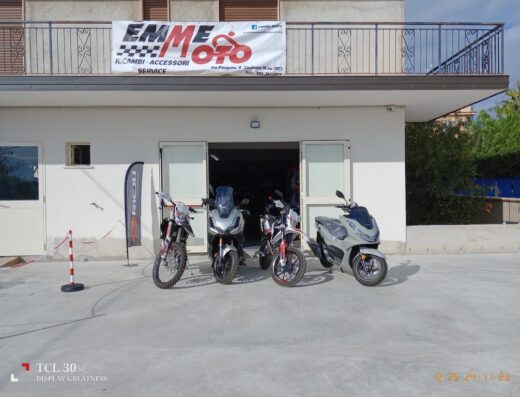 Emme Moto: Vendita scooter e moto nuove e usate, ricambi e officina a Caulonia (RC). Esposizione di moto e scooter.