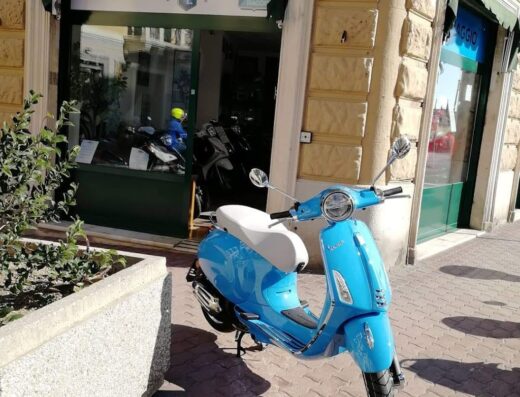 Esse Elle Piaggio Exclusive scooter e moto