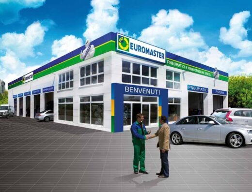 Immagine del centro Euromaster Pneusmarket a Cesena, specializzato in pneumatici e manutenzione veicoli, con personale che accoglie i clienti.