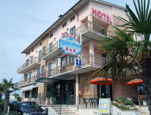 Hotel Ristorante Rivamare