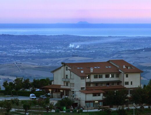 Hotel Tetto delle Marche / Ristorante dei Conti