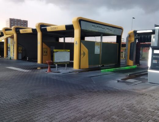 Jel wash Autolavaggio Self Service 24/24 anche parcheggio Camper e furgoni