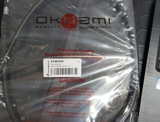 Cavo frizione Okami di alta qualità per moto Aprilia Pegaso 650, ricambio premium disponibile da Jolly Moto Napoli, negozio specializzato in accessori e riparazioni per motocicli.