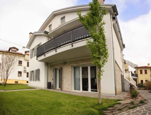 La Lanterna Guest House