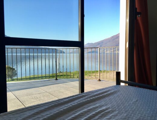 Lake Como Beach Hostel Bar & Restaurant