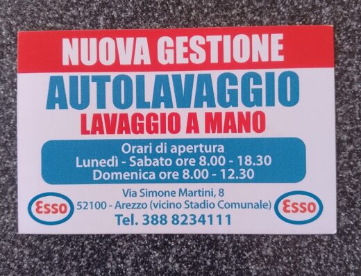 Annuncio di autolavaggio e lavaggio a mano, nuova gestione, orari di apertura, indirizzo e numero di telefono ad Arezzo.
