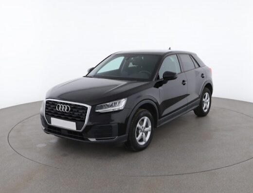 Audi Q2 nera in vendita presso Link Motors Sassari. SUV compatto ideale per la città e per viaggi su strada. Annunci auto usate.