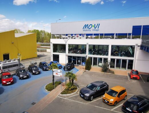MG STORE TORINO: Concessionaria ufficiale MG, SUBARU, SWM, XEV, MO.VI Mobility Village S.p.A. con auto e moto in esposizione.