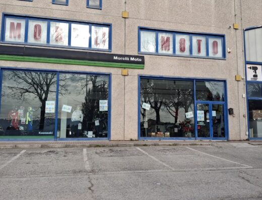 Morelli Moto Road concessionaria Kawasaki, esposizione di moto e accessori, vendita e assistenza specializzata. Negozio di ricambi e abbigliamento per motociclisti.