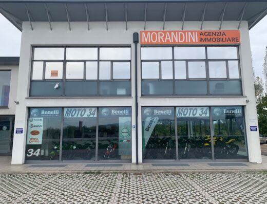 Moto 34 Snc storefront featuring Benelli, Royal Enfield and MV Agusta motorcycles for sale. This motorcycle marketplace offers new and used bikes and motorcycle services.