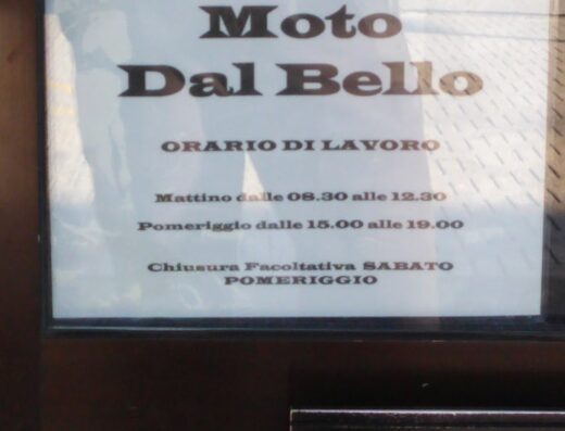 Orari di apertura di Moto Dal Bello S.N.C. di Dal: Mattino dalle 08.30 alle 12.30 e Pomeriggio dalle 15.00 alle 19.00, con chiusura facoltativa il Sabato pomeriggio. Servizi e accessori per moto.