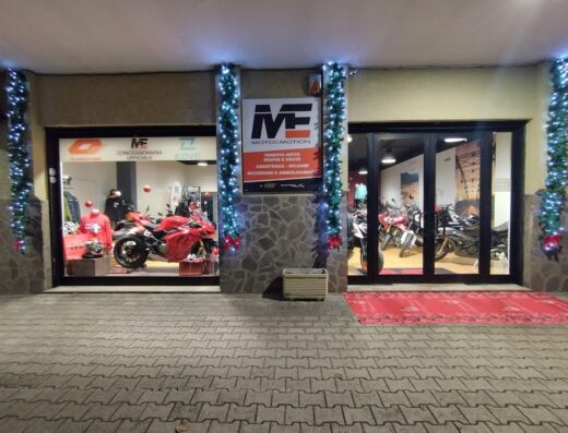 Moto Emotion concessionaria ufficiale QJ MOTOR, FANTIC e KOVE: esposizione di moto nuove e usate, accessori e abbigliamento per motociclisti. Servizi di assistenza e ricambi disponibili.