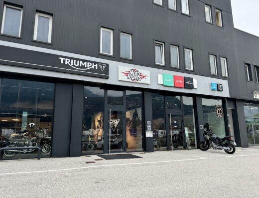 Moto Riders _ Moto Guzzi Aprilia Vespa Triumph Voge CFMoto