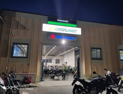 Motoplanet Livorno, concessionaria moto Kawasaki e Suzuki. Vetrina di vendita moto nuove e usate, ricambi e accessori per motociclisti.