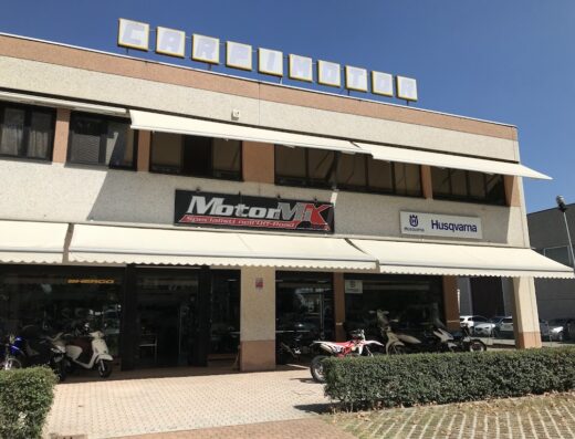 Negozio MotorMix: specialisti nell'off-road. Concessionario moto Husqvarna e Sherco. Ampia scelta di moto, accessori e servizi per motociclisti.