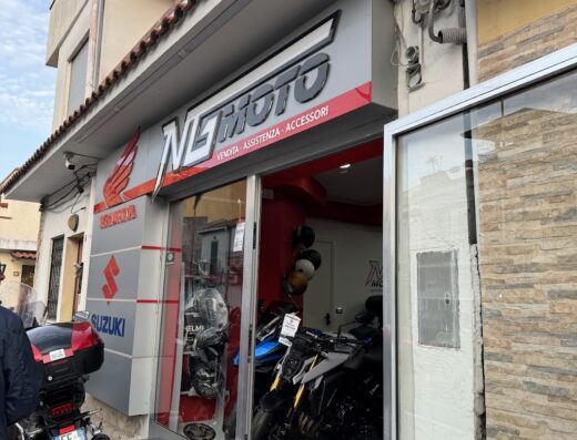 NGMoto, punto vendita Honda e Suzuki: esposizione di moto, caschi e accessori. Servizi di vendita e assistenza.