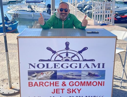 Noleggio barche e gommoni a Siracusa, Mario di Noleggiami offre servizi di noleggio jet sky e imbarcazioni nel porto di Appodo S. Lucia.