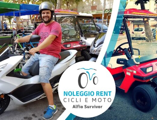 Noleggio Rent Cicli e Moto Alfio Survivor: uomo sorridente su scooter bianco, noleggio moto e cicli, con golf car rossa sullo sfondo.