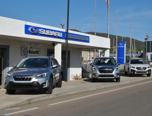 Concessionaria Olbiafuoristrada con esposizione di auto Subaru: Subaru XV, Subaru Forester e Subaru Outback. Servizi di vendita e assistenza auto a Olbia, Sardegna.