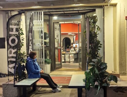 Passione2ruote – abbigliamento Caschi accessori moto. Stampa T-shirt Felpe Adesivi Kit Grafica