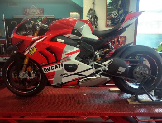 Ducati Panigale V4 motorcycle, servizio di riparazione e manutenzione presso Peakbike di Zanutto Luca