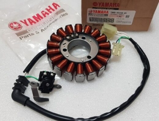 Ricambio moto Mey: Statore Yamaha originale, ricambio elettrico per moto Yamaha, con bobina in rame e connettori, disponibile per l'acquisto online.