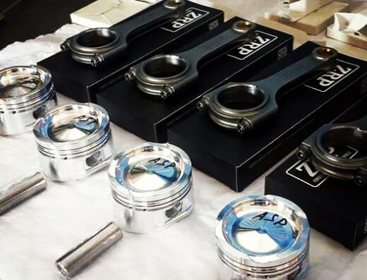 Ricambi motore ZRP di Rosmini Antonino: pistoni ASP e bielle per ottimizzazione e riparazione moto. Accessori racing per motocicli.