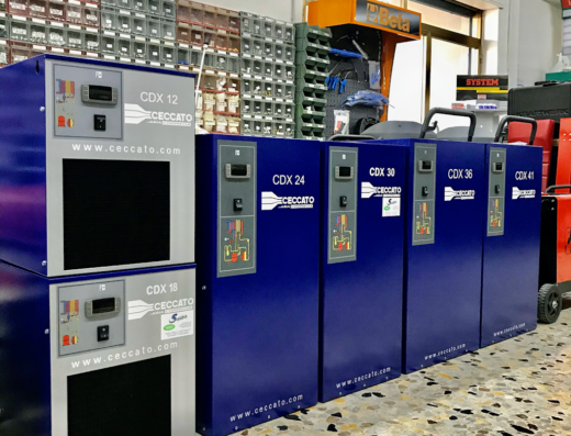 Attrezzature industriali Ceccato Aria Compressa modelli CDX 12, CDX 18, CDX 24, CDX 30, CDX 36 e CDX 41 in esposizione da Scalabrin Srl, rivenditore di macchinari e servizi per officine e aziende.