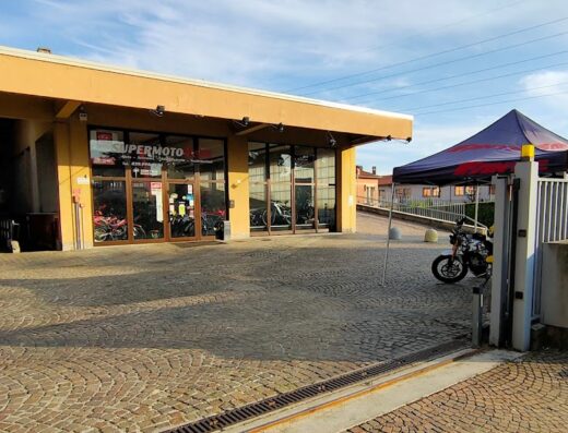 SUPERMOTORACE SNC DI MOTTA P E VALLI A.